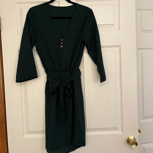Women’s Green Dress - Picture 1 of 8